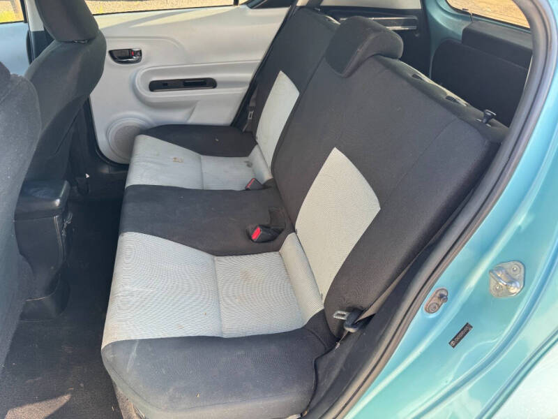 2013 Toyota Prius c Three