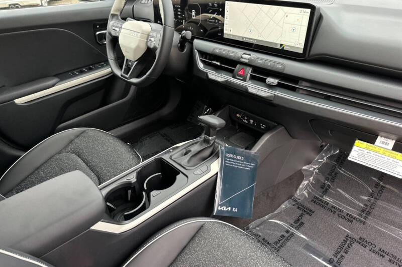 2025 Kia K4 GT-Line
