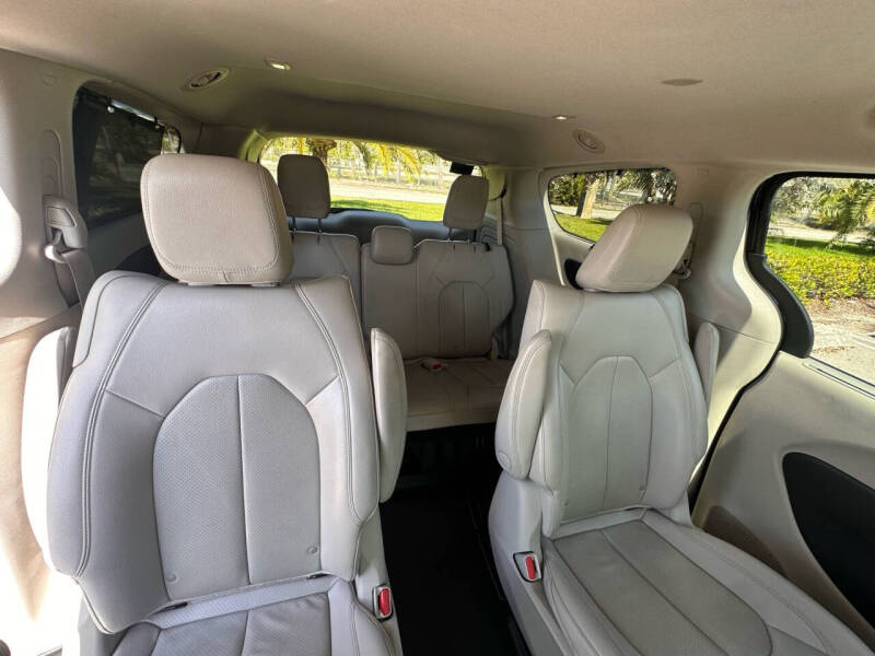 2021 Chrysler Pacifica Hybrid Touring L