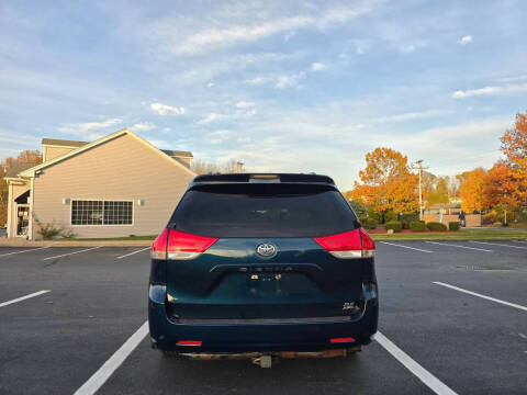 2012 Toyota Sienna