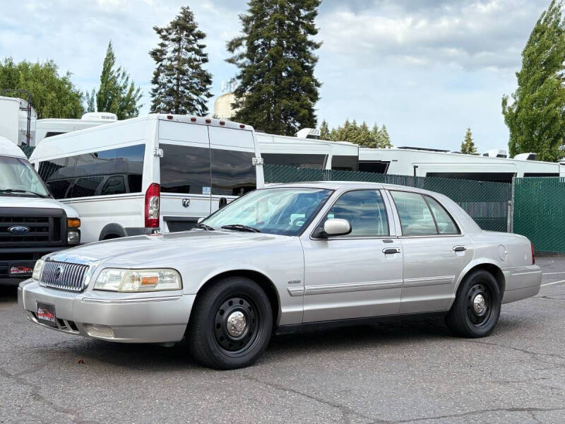 2009 Mercury Grand Marquis LS's photo