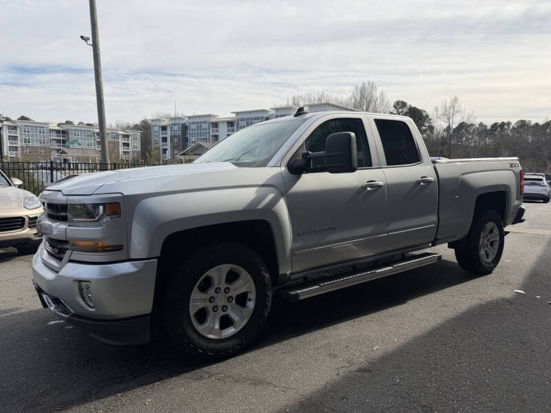2019 Chevrolet Silverado LD photo 2