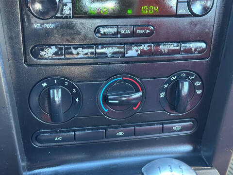 2005 Ford Mustang GT Deluxe