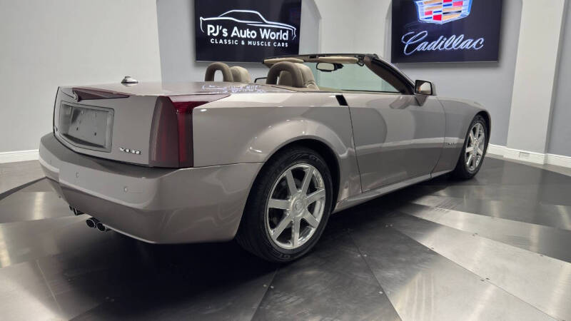 2004 Cadillac XLR