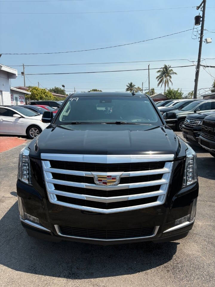 Cadillac Escalade Luxury RWD