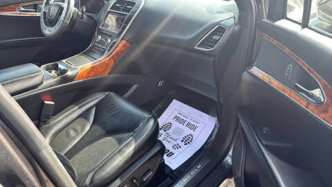 2019 Lincoln Nautilus Select