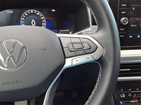 2025 Volkswagen Taos SE