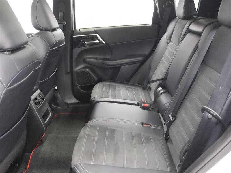 2024 Mitsubishi Outlander PHEV SE