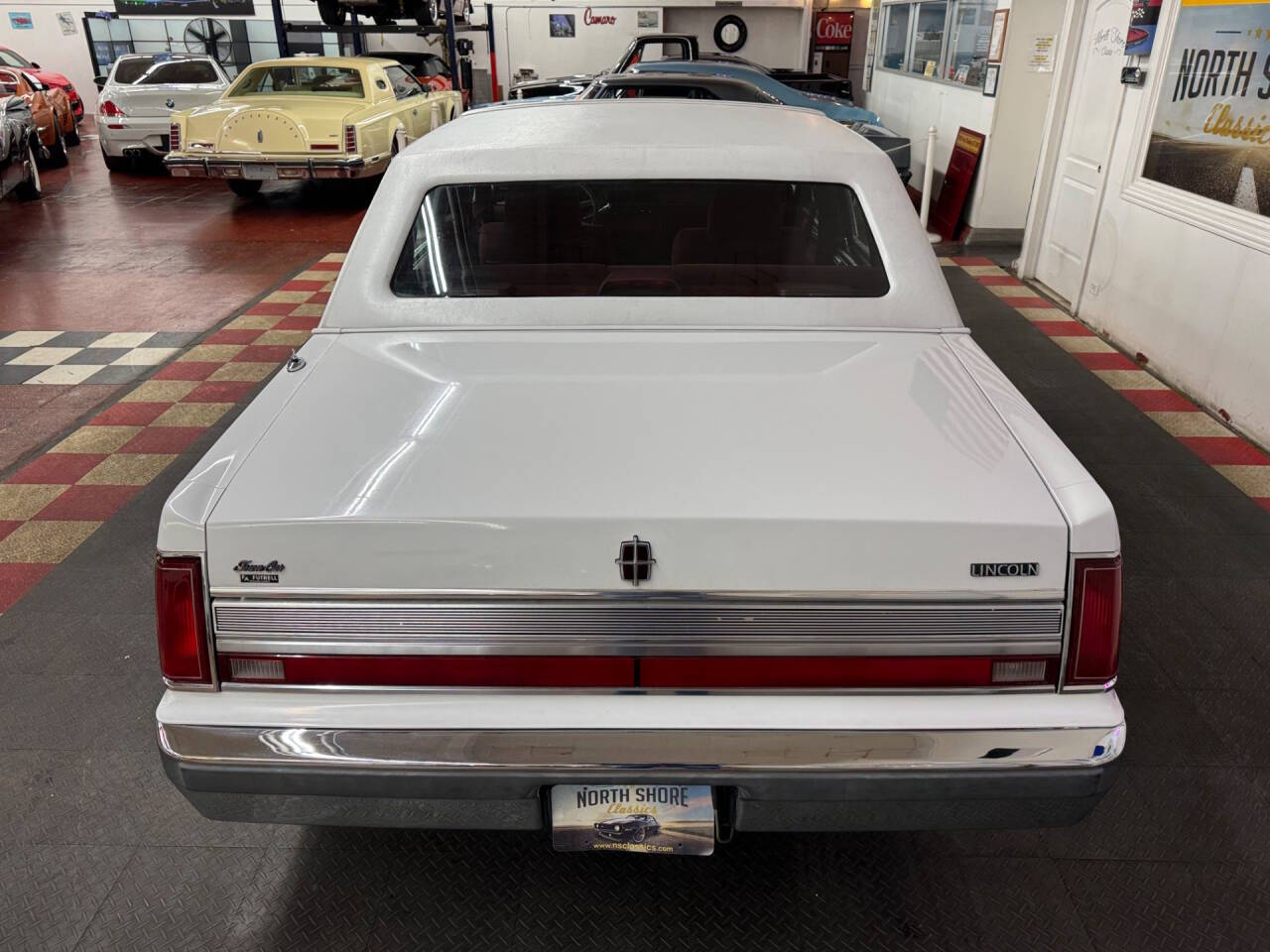 1989 Lincoln Town Car 11