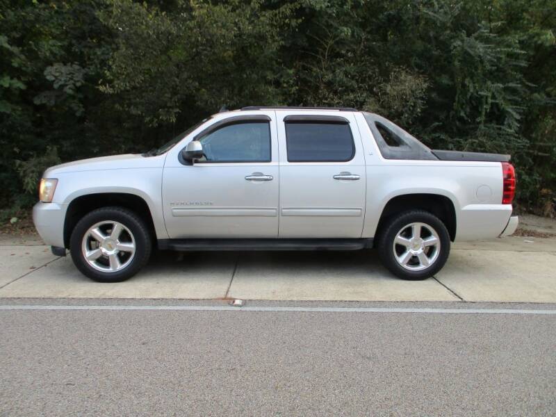 2010 Chevrolet Avalanche for sale at A & P Automotive in Montgomery AL