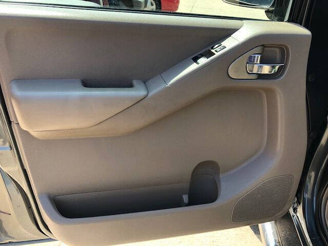 2008 Nissan Frontier LE