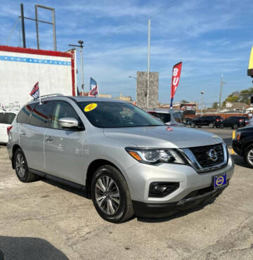 2017 Nissan Pathfinder for sale at AutoBank in Chicago IL