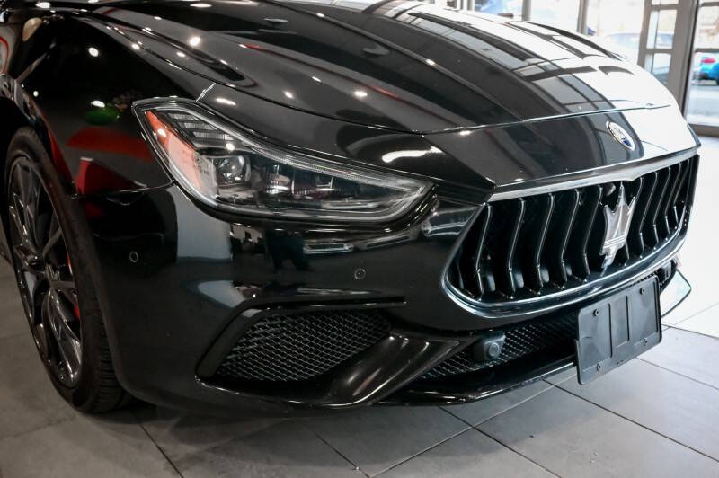 2022 Maserati Ghibli Modena Q4