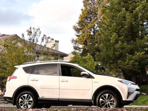 2017 Toyota RAV4 Hybrid XLE