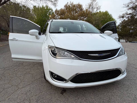 2020 Chrysler Pacifica Touring L