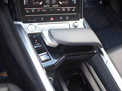 2019 Audi e-tron quattro Premium Plus