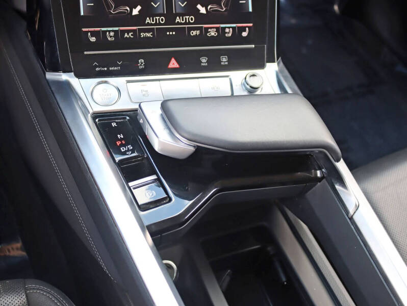 2019 Audi e-tron quattro Premium Plus