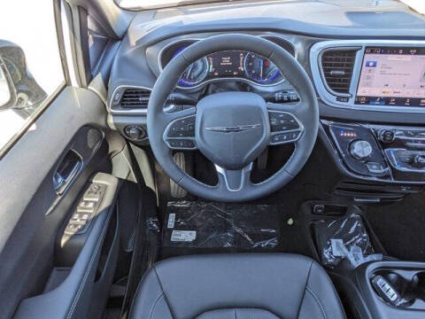 2026 Chrysler Voyager LX