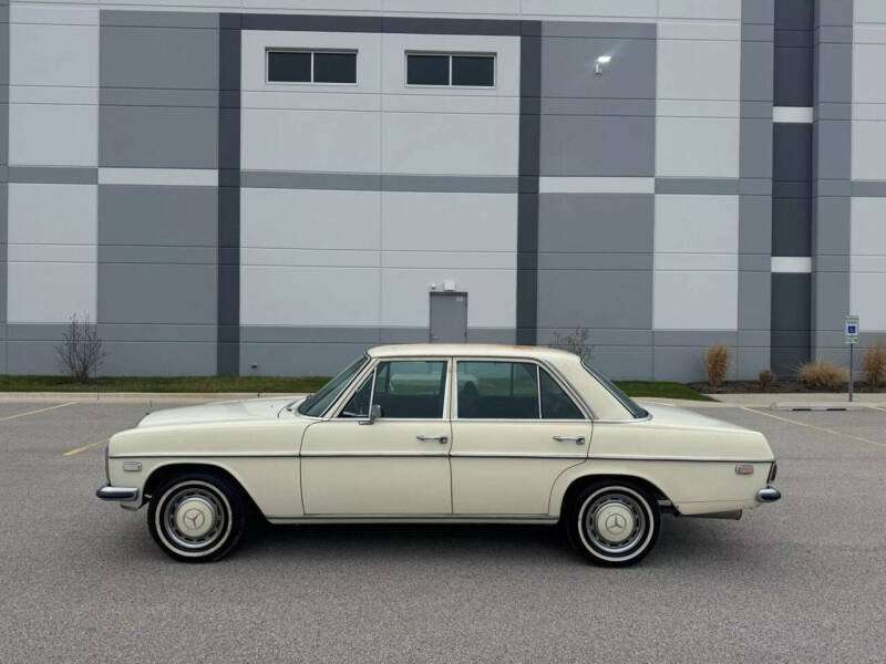 1968 Mercedes-Benz 240-Class
