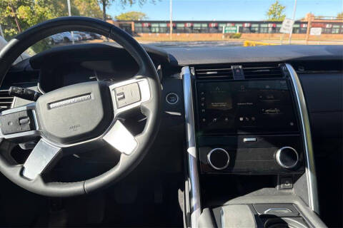 2024 Land Rover Discovery P300 S