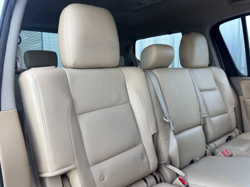 2013 Nissan Armada SV