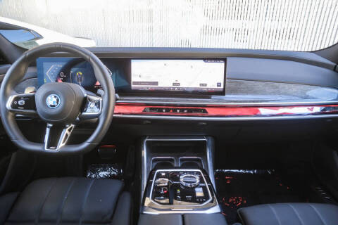 2025 BMW 7 Series 750e xDrive