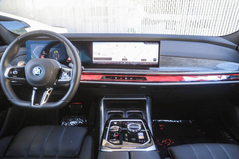 2025 BMW 7 Series 750e xDrive