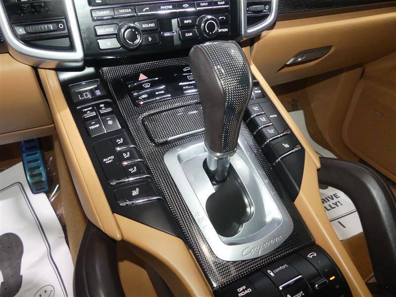 2016 Porsche Cayenne GTS