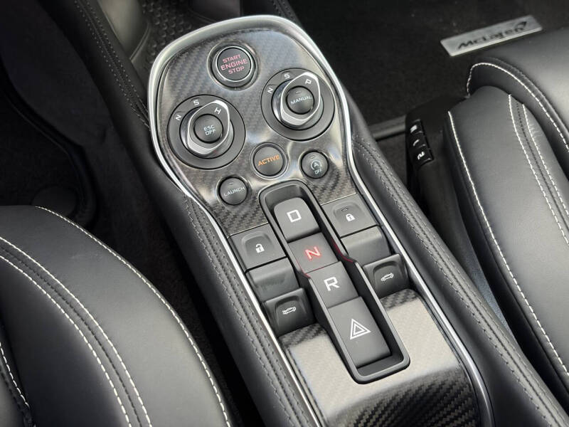 2017 McLaren 570GT