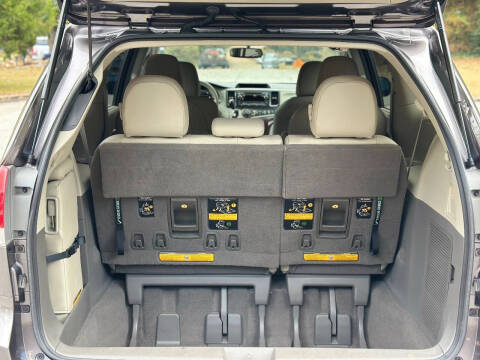 2011 Toyota Sienna XLE 8-Passenger