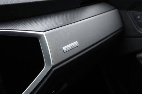 2022 Audi Q3 quattro S line Prem Plus 45 TFSI