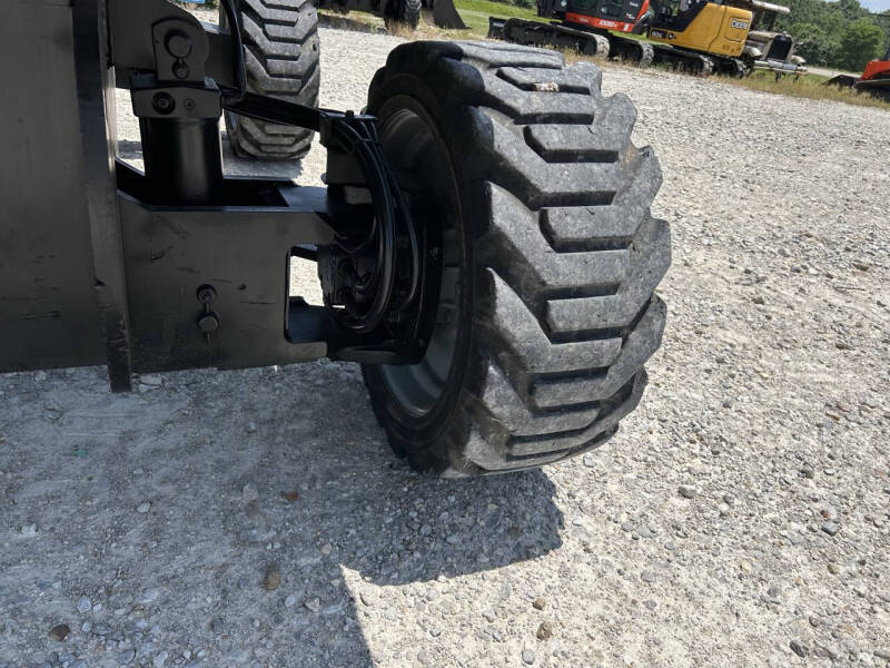 2017 Genie 65' Manlift