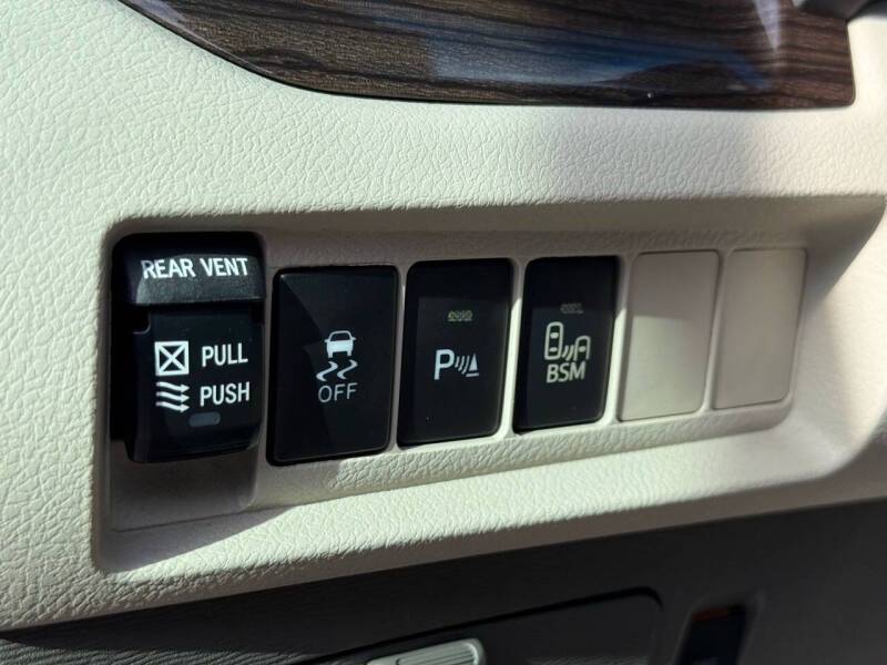 2015 Toyota Sienna XLE Premium 8-Passenger