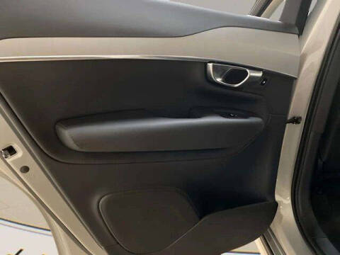 2025 Volvo XC90 B5 Core Bright Theme