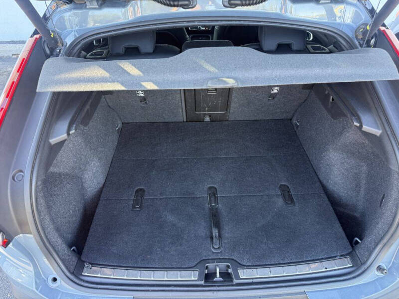 2022 Volvo C40 Recharge Pure Electric P8