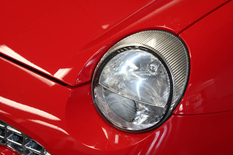 2005 Ford Thunderbird Deluxe
