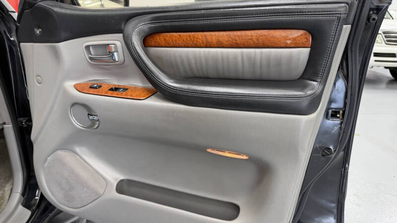 2003 Lexus LX 470