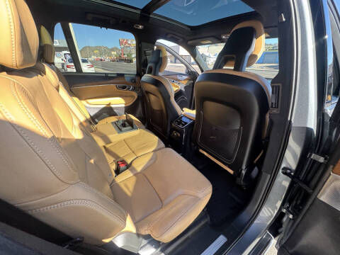 2017 Volvo XC90 T8 eAWD Inscription