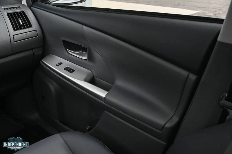 2012 Toyota Prius v Two