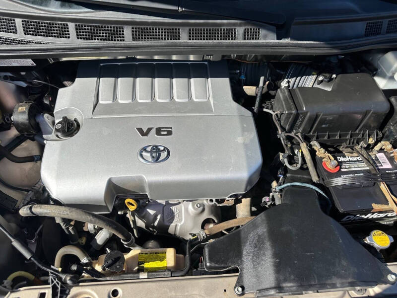 2009 Toyota Sienna LE 8-Passenger