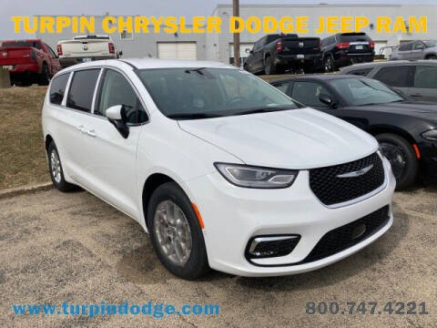 2023 Chrysler Pacifica for sale at Turpin Chrysler Dodge Jeep Ram in Dubuque IA