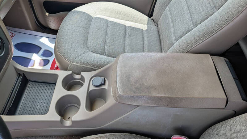 2002 Ford Explorer XLS