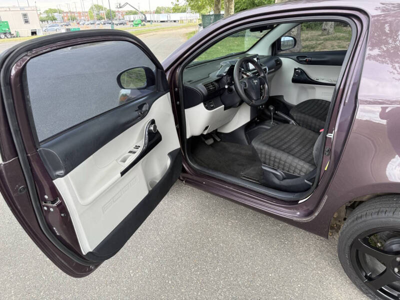 2014 Scion iQ