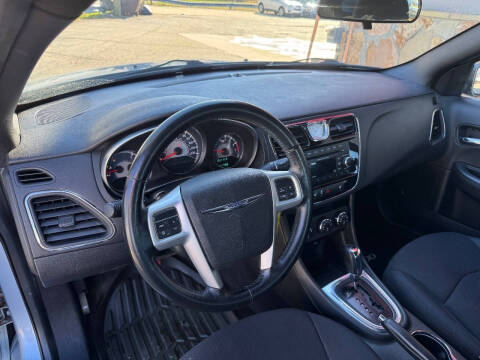 2013 Chrysler 200 Touring