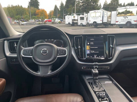 2018 Volvo XC60 T5 Momentum