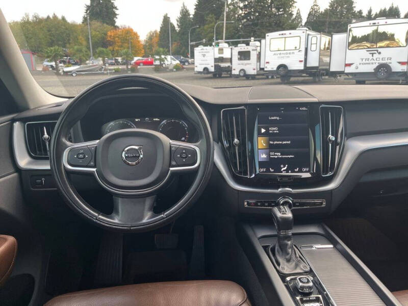 2018 Volvo XC60 T5 Momentum