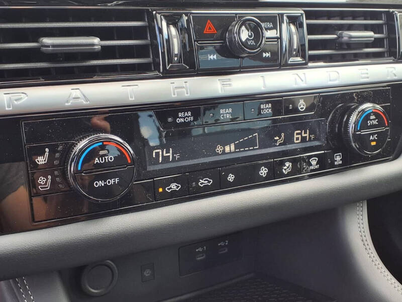 2026 Nissan Pathfinder Platinum