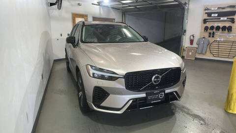 2025 Volvo XC60 T8 Plus Dark Theme