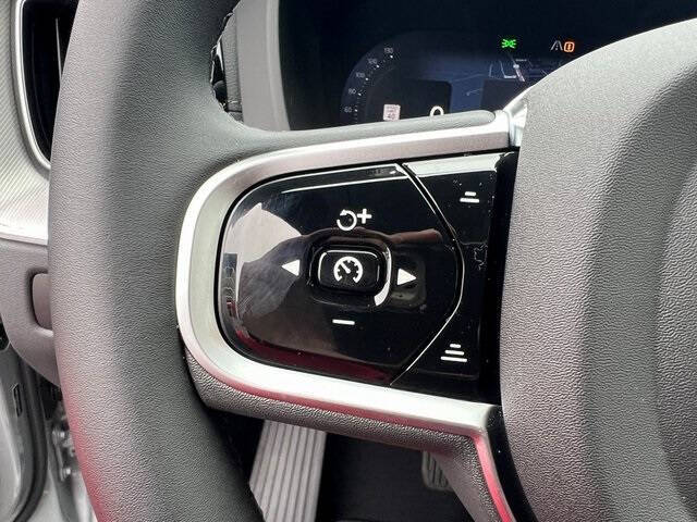 2026 Volvo XC60 B5 Ultra Black Edition