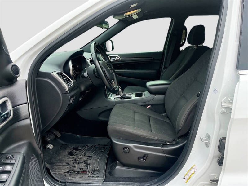 2020 Jeep Grand Cherokee Laredo E